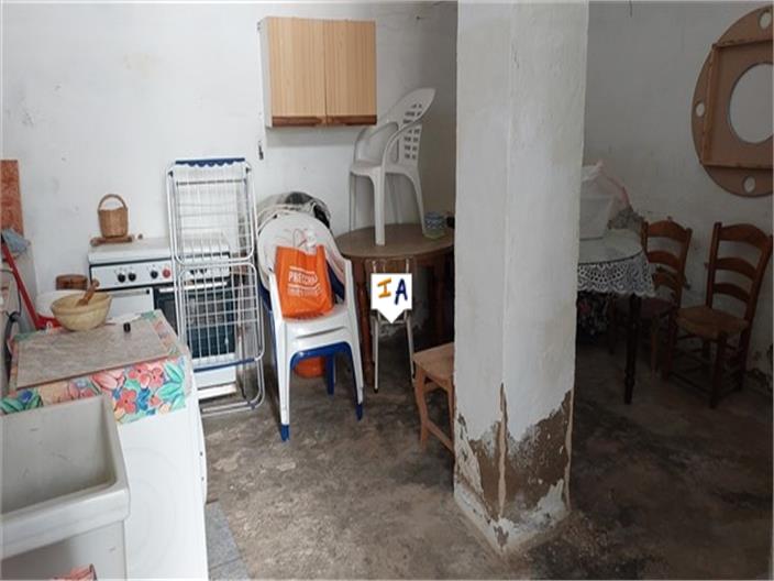 Image No.16-8 Bed House for sale