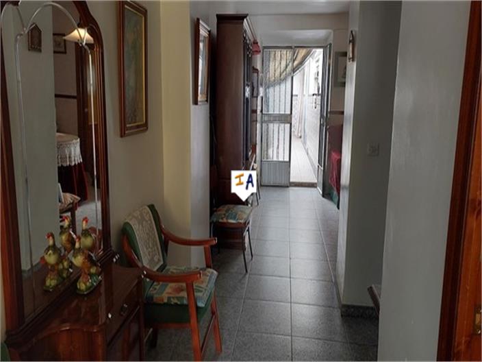 Image No.6-8 Bed House for sale