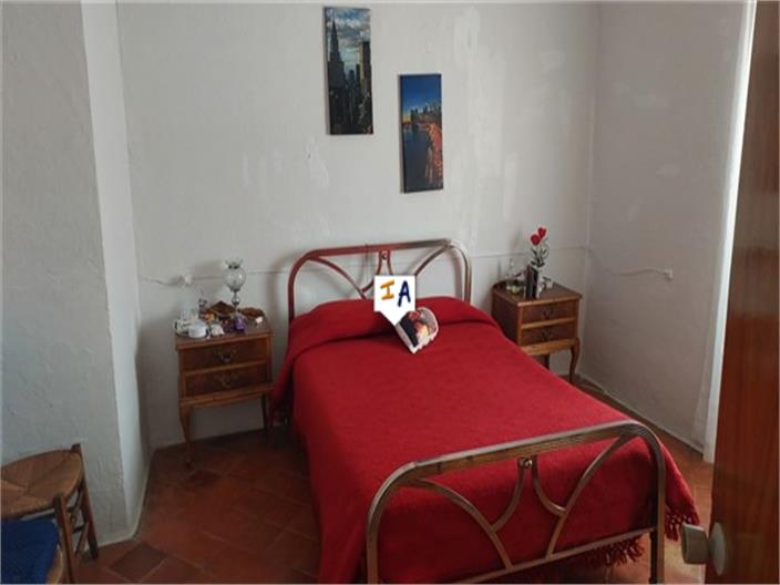 Image No.14-6 Bed House for sale