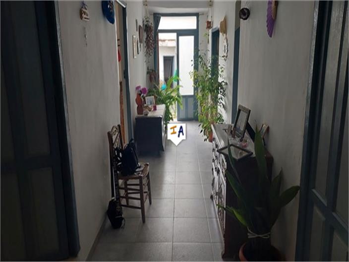 Image No.7-6 Bed House for sale