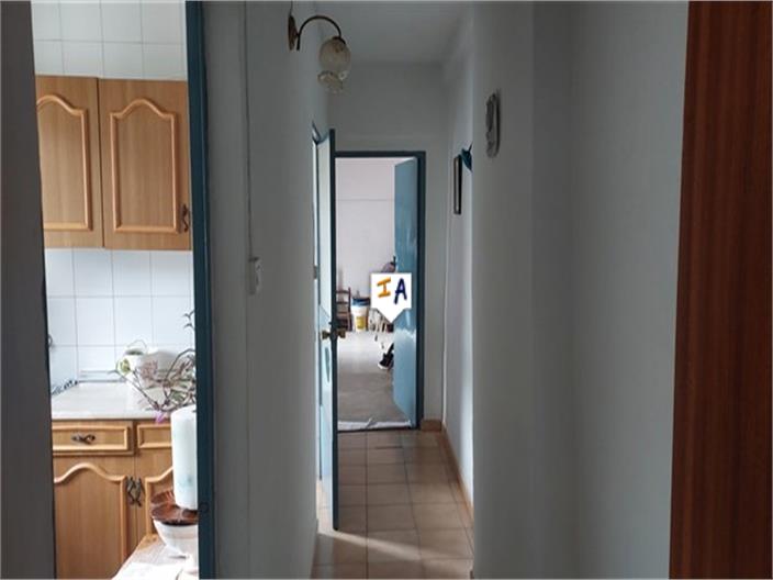 Image No.9-6 Bed House for sale