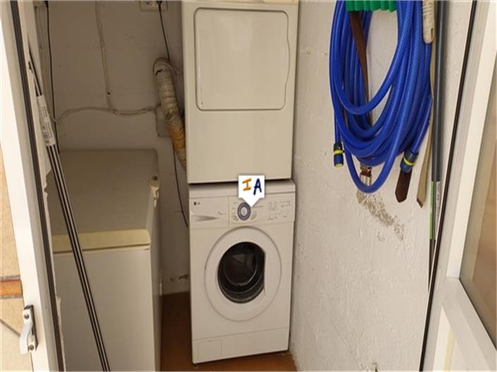 Image No.15-3 Bed House for sale