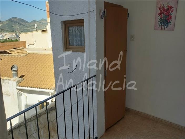 Image No.6-5 Bed House for sale