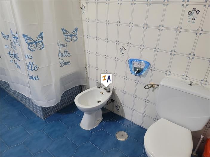 Image No.10-2 Bed Property for sale