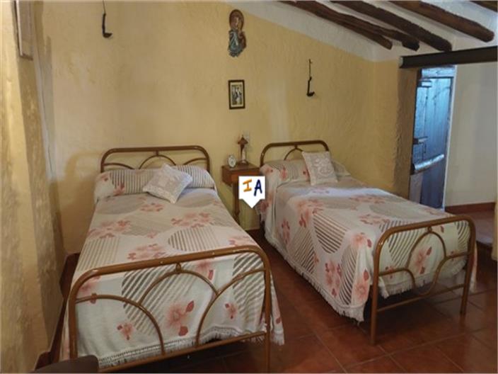 Image No.11-4 Bed House for sale