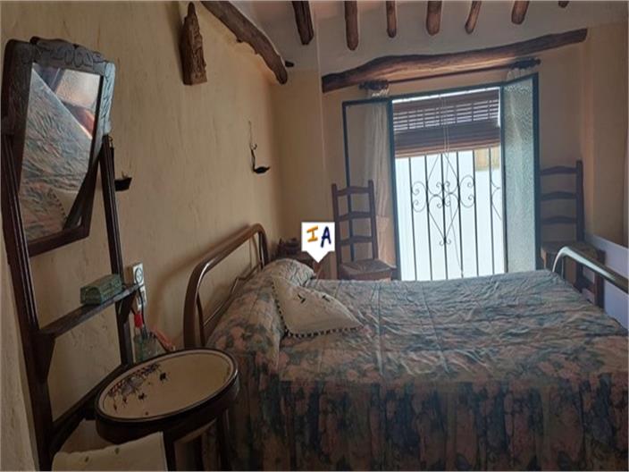 Image No.10-4 Bed House for sale