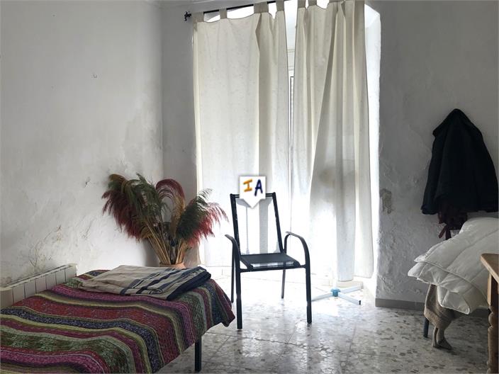 Image No.6-3 Bed House for sale