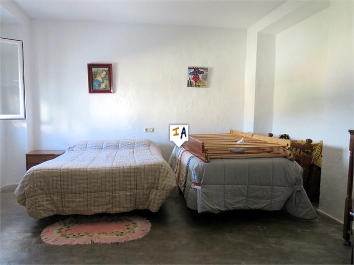 Image No.14-3 Bed House for sale