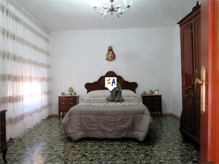 Image No.5-3 Bed House for sale