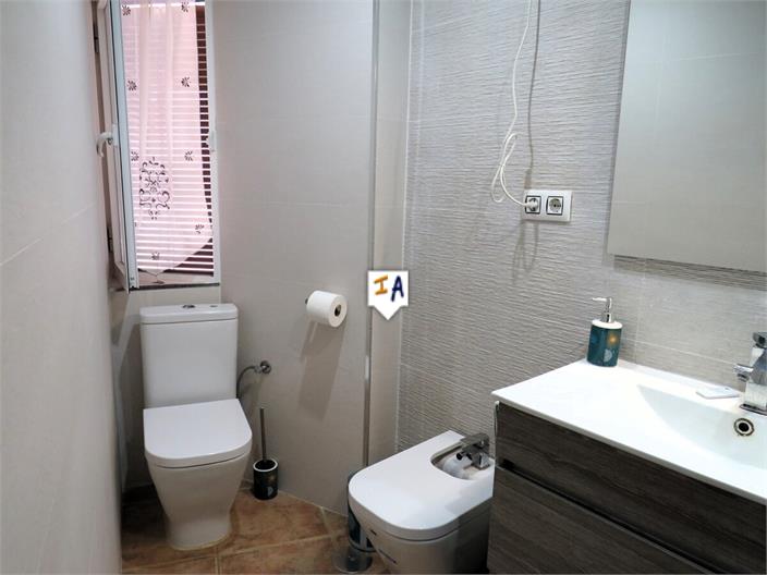 Image No.12-3 Bed House for sale