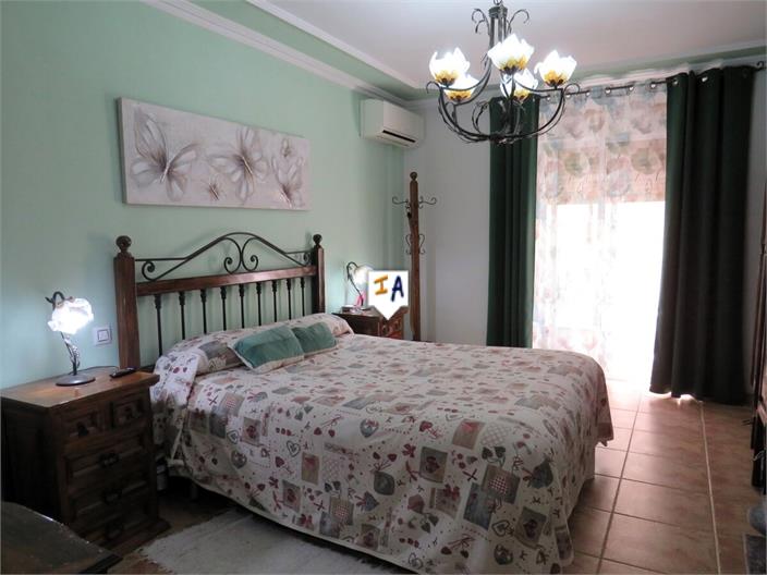 Image No.8-3 Bed House for sale