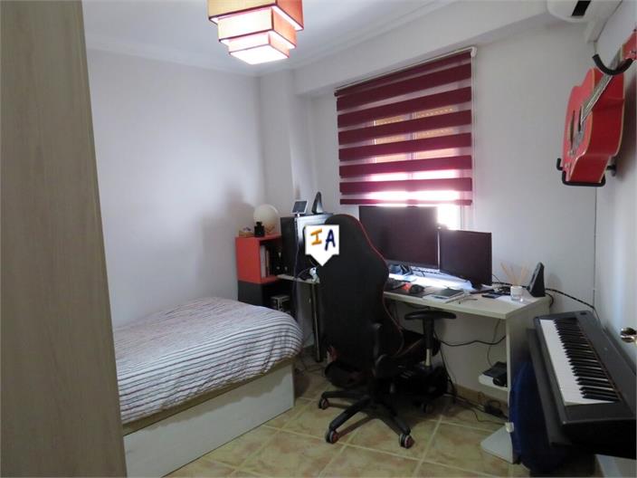 Image No.10-3 Bed House for sale