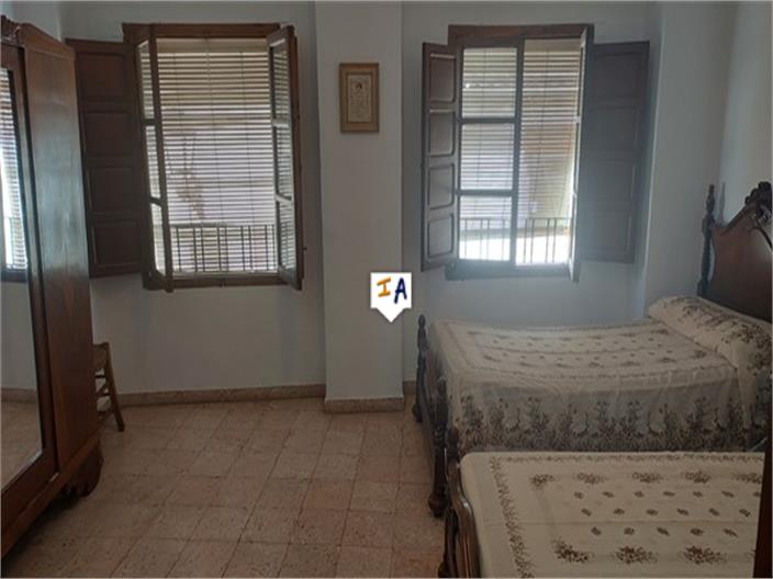 Image No.7-3 Bed House for sale