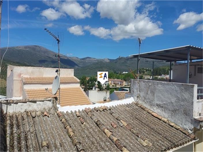 Image No.10-3 Bed House for sale