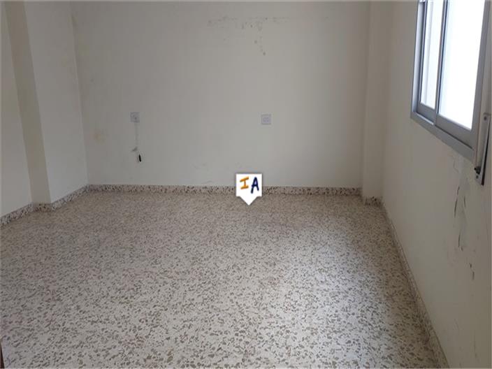 Image No.12-5 Bed House for sale