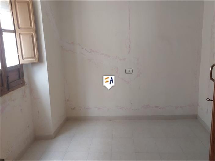 Image No.9-5 Bed House for sale