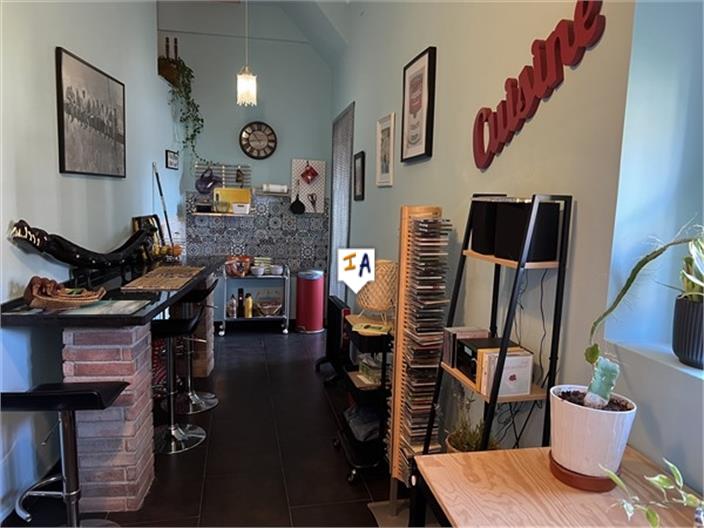 Image No.8-6 Bed House for sale