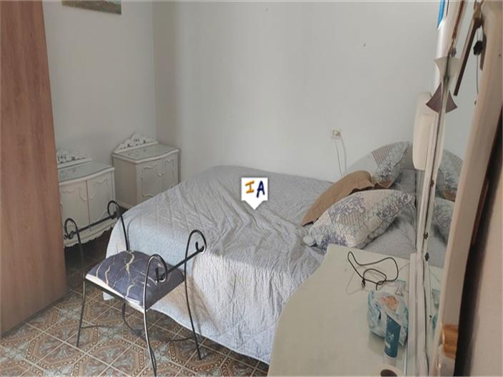 Image No.12-3 Bed House for sale