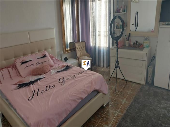 Image No.13-3 Bed House for sale