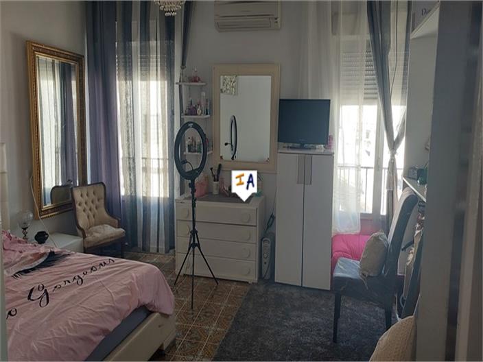 Image No.14-3 Bed House for sale