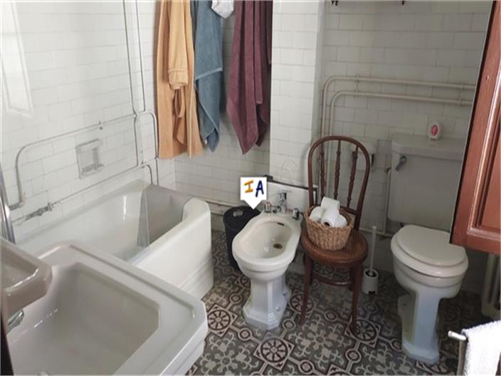 Image No.15-7 Bed House for sale