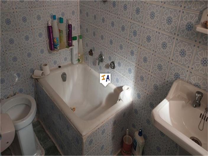 Image No.15-3 Bed House for sale