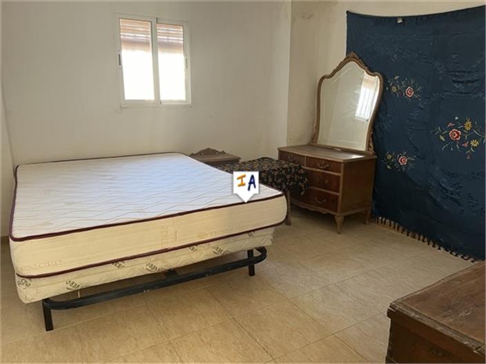 Image No.6-3 Bed House for sale