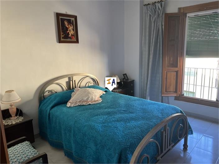 Image No.14-6 Bed House for sale