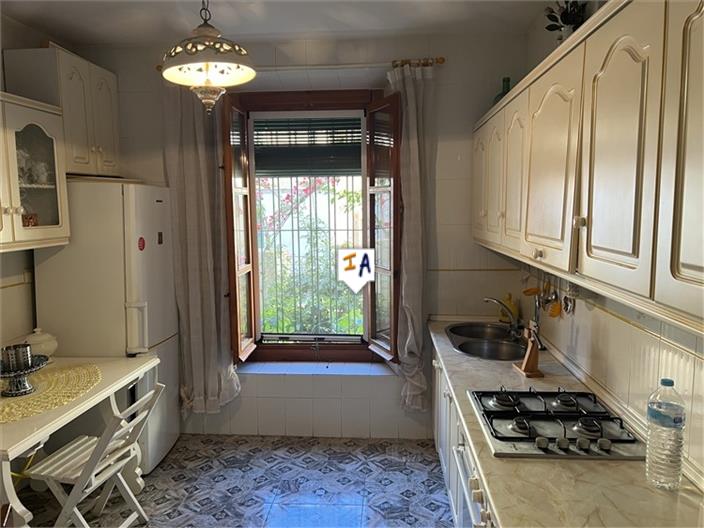 Image No.7-6 Bed House for sale