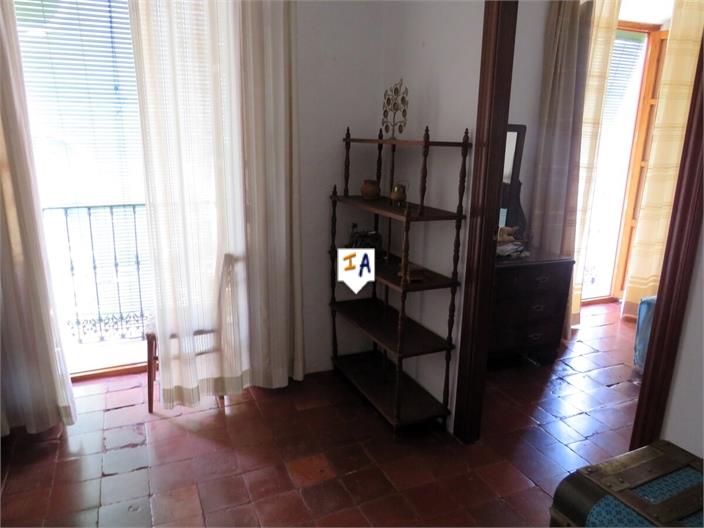 Image No.15-4 Bed House for sale