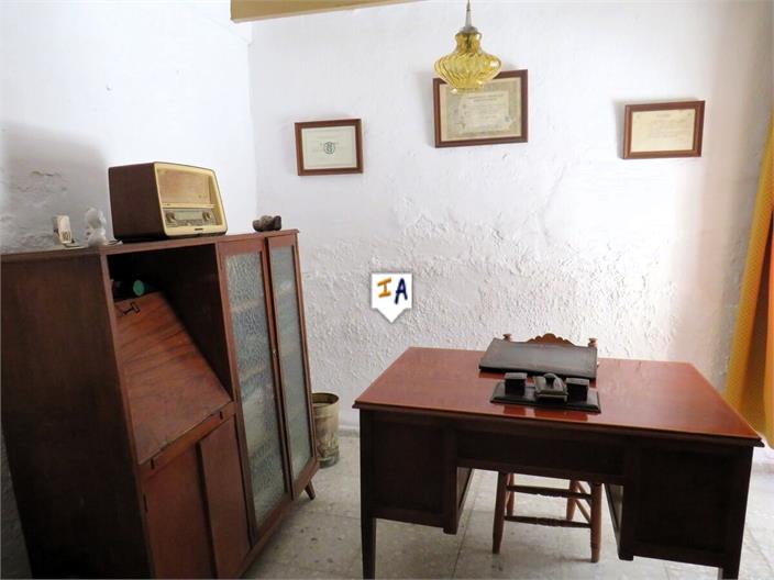 Image No.4-4 Bed House for sale