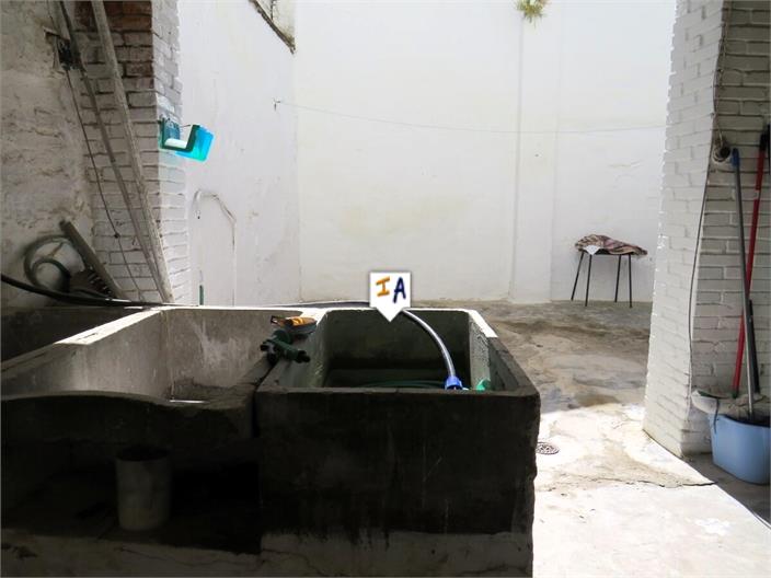 Image No.6-4 Bed House for sale