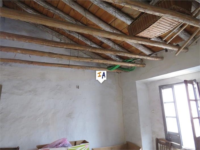 Image No.6-4 Bed House for sale