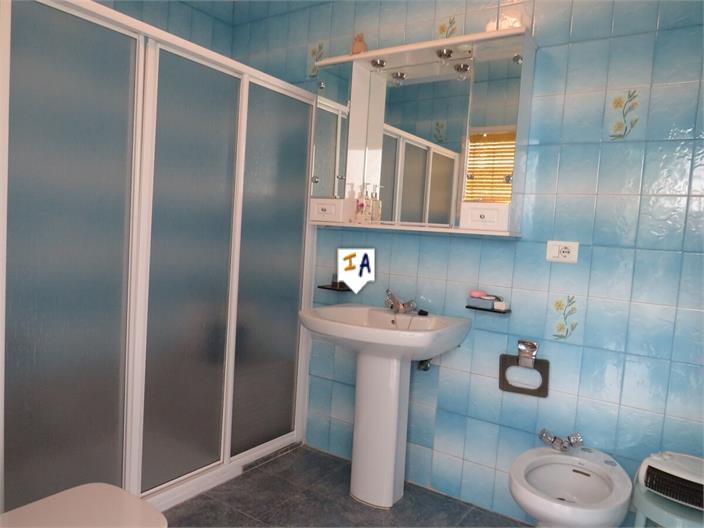 Image No.10-4 Bed House for sale