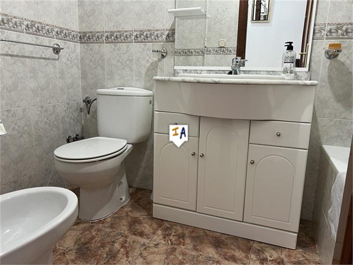 Image No.15-7 Bed House for sale