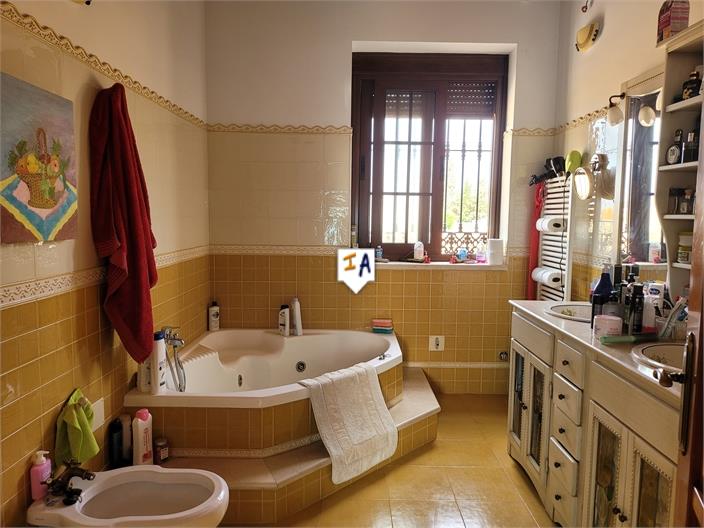 Image No.14-5 Bed Villa for sale