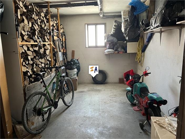 Image No.15-3 Bed House for sale