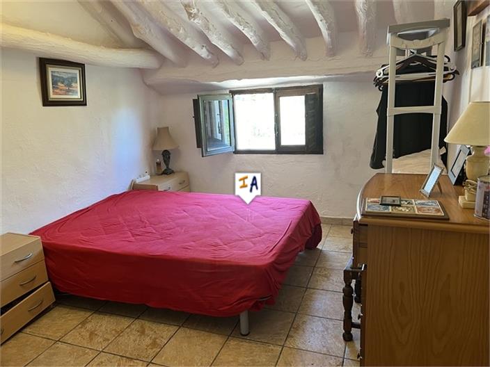 Image No.15-4 Bed Farmhouse for sale