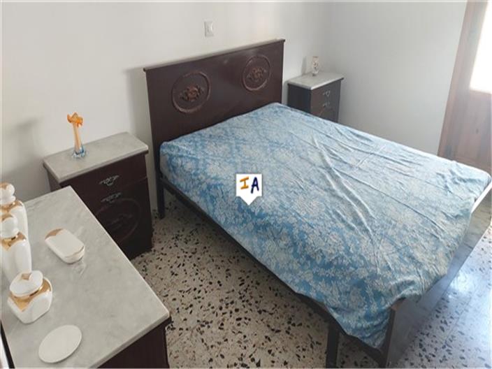 Image No.12-6 Bed House for sale