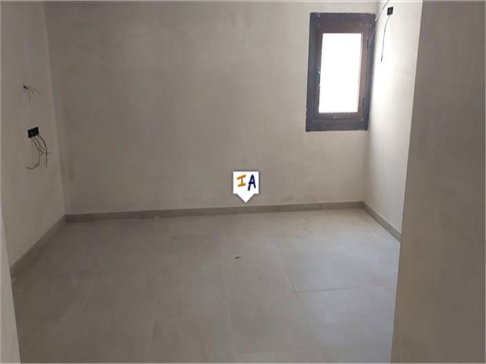 Image No.6-6 Bed House for sale