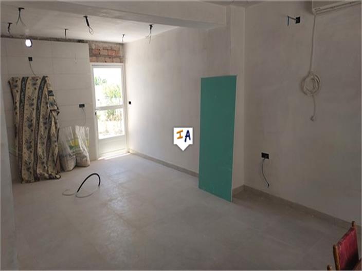 Image No.9-6 Bed House for sale