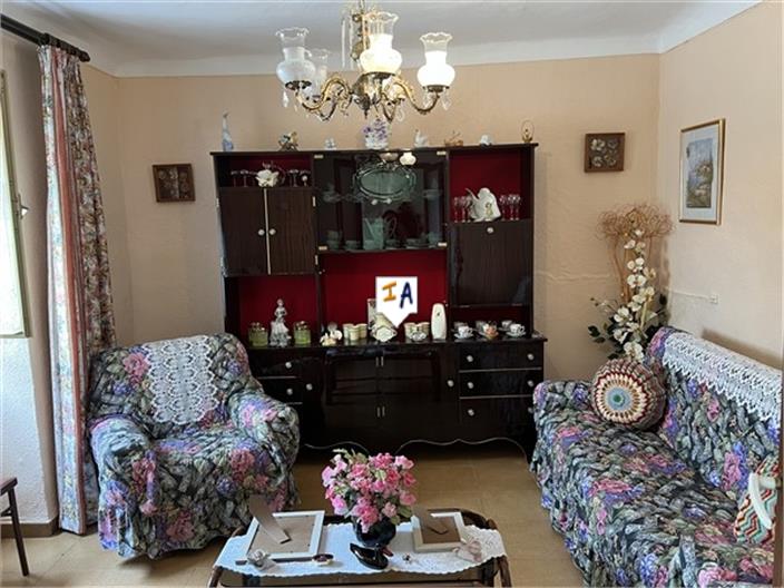 Image No.8-4 Bed House for sale