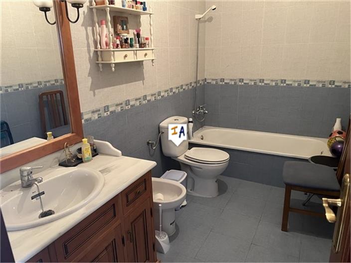 Image No.11-4 Bed House for sale