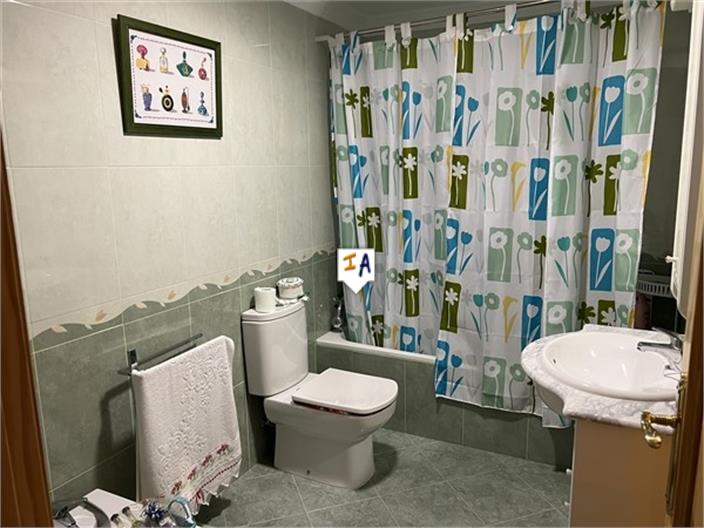 Image No.12-3 Bed House for sale