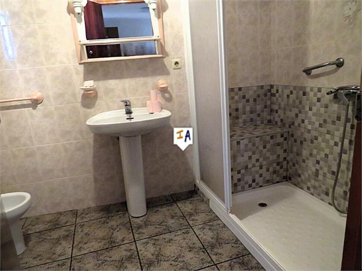 Image No.9-5 Bed House for sale