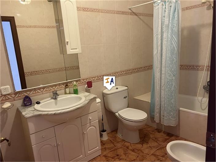 Image No.12-3 Bed House for sale