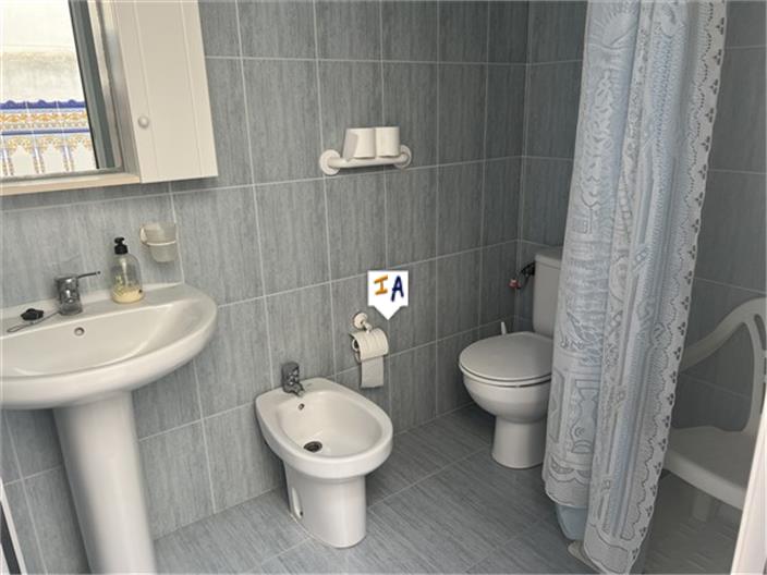 Image No.6-3 Bed House for sale