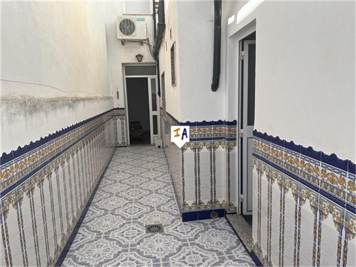 Image No.8-3 Bed House for sale