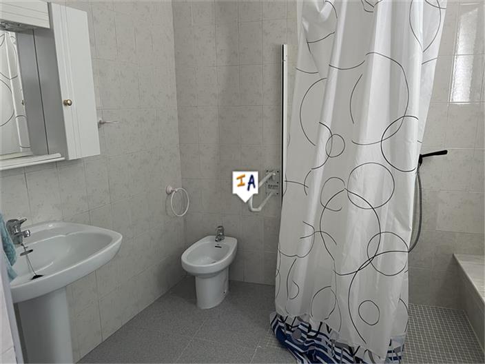 Image No.17-7 Bed House for sale