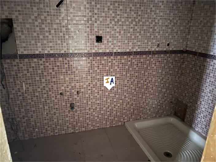 Image No.12-3 Bed House for sale